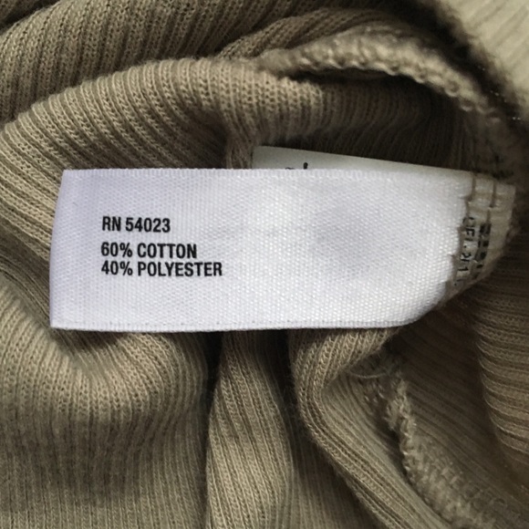 Gap Size Small Ribbed Top - Picture 6 of 7